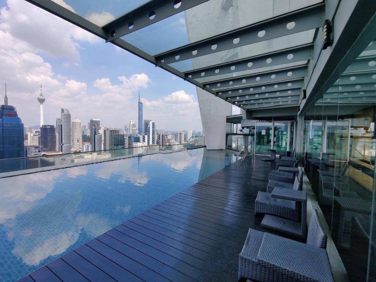 Skybed Over The Sky Hostel @Regalia Suites & Residences Kl Kuala Lumpur Zewnętrze zdjęcie